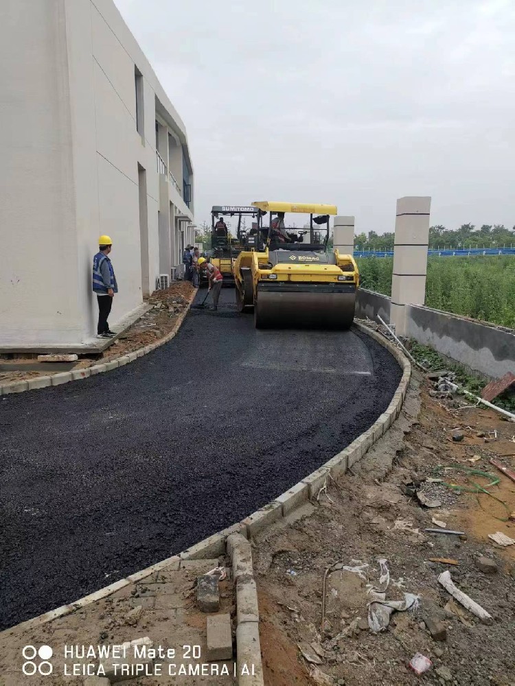 鄭州瀝青路面壓實機(jī)械的影響及控制