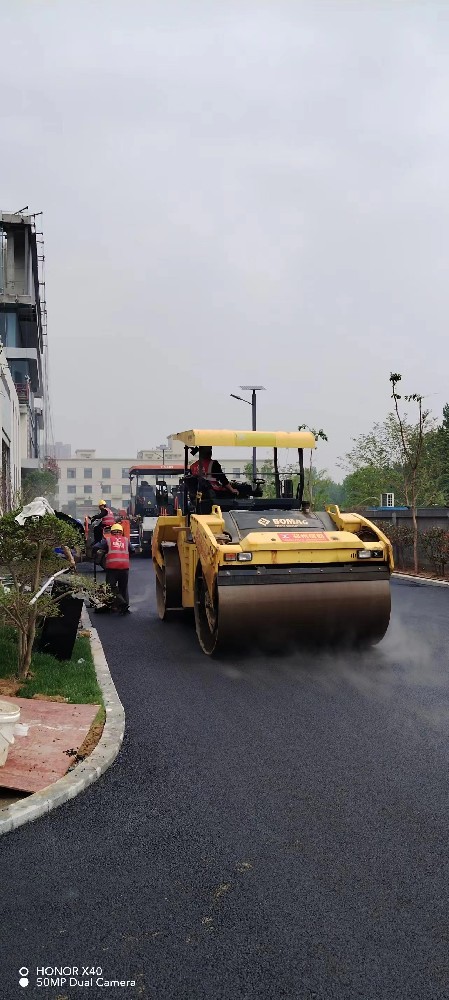 鄭州瀝青路面碾壓溫度控制